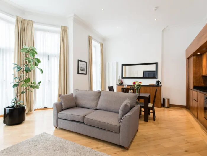 Manhattan luxury rental market